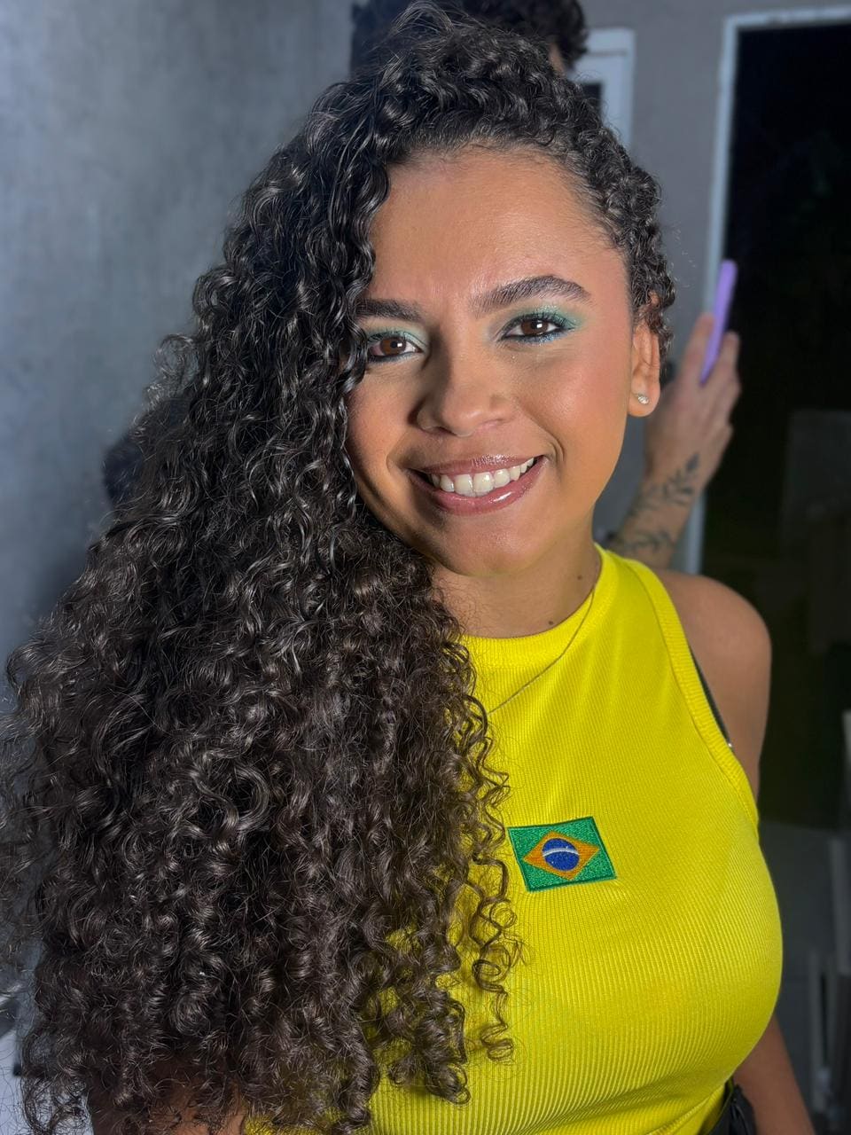 Brilho e Delineado Azul